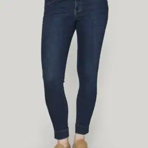 Verona Basic Jeans - Mörkblå, 34